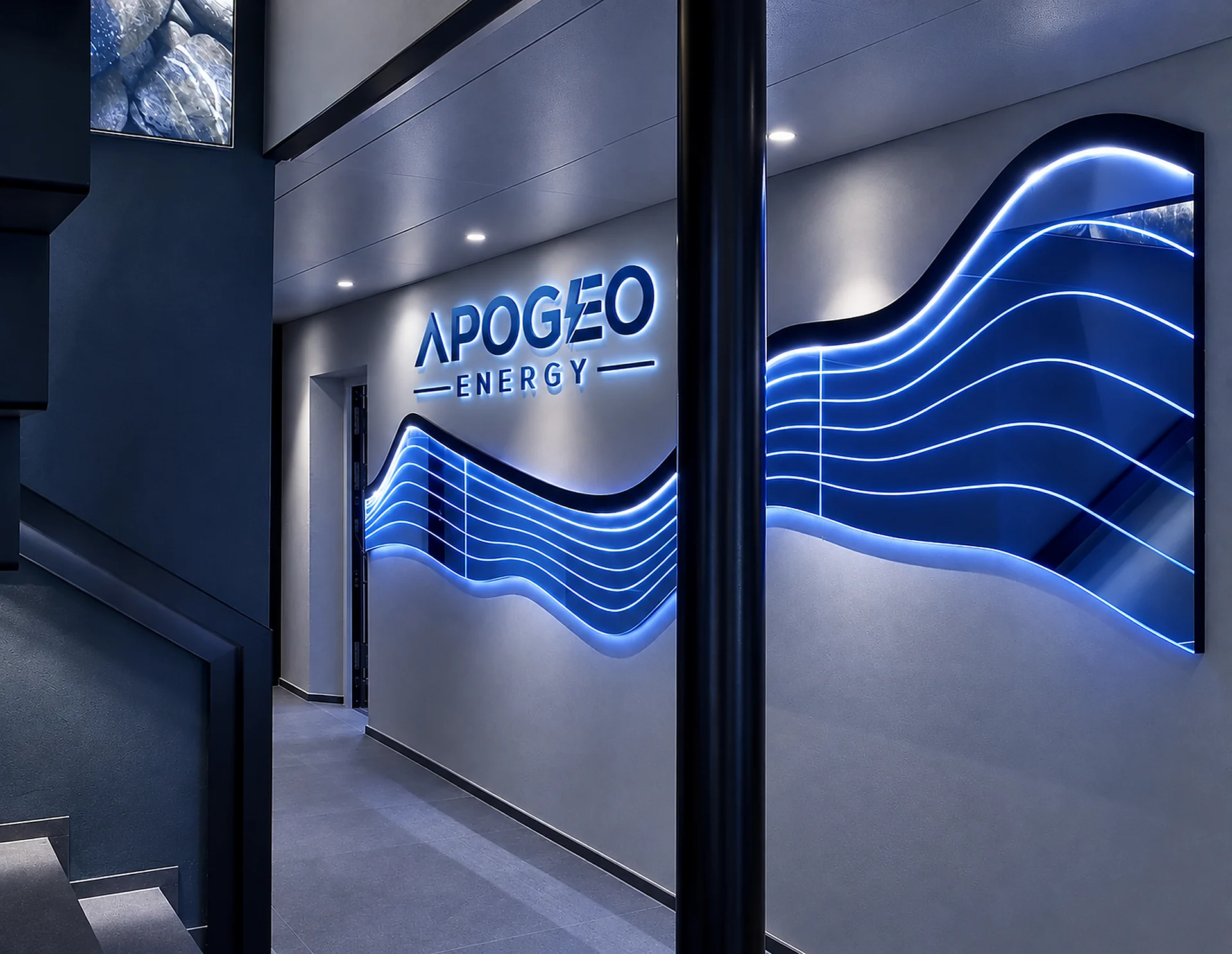 Paroi lumineuse ondulée et enseigne Apogeo Energy éclairées par LED